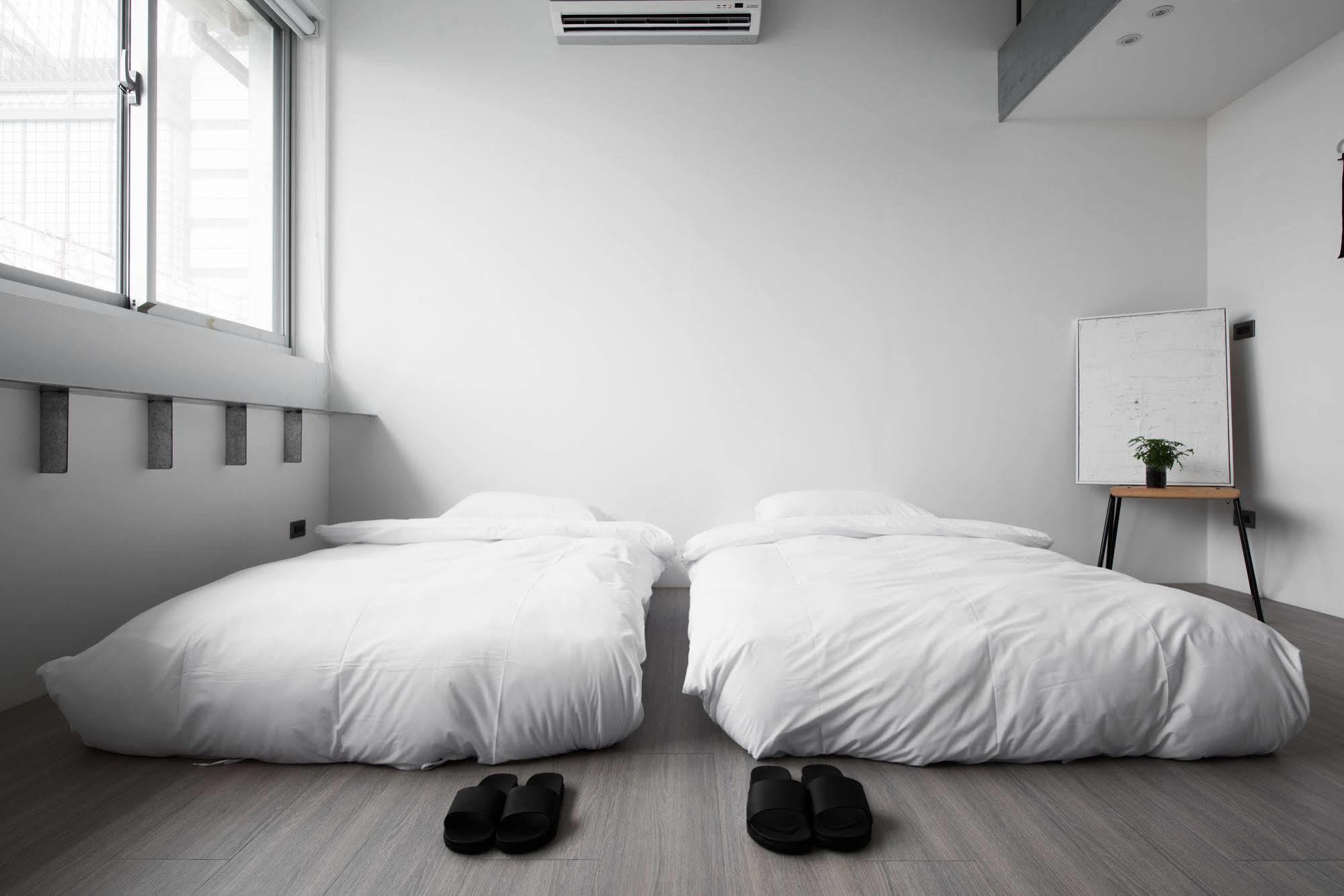 Hii-Hubs B&B Tainan Esterno foto